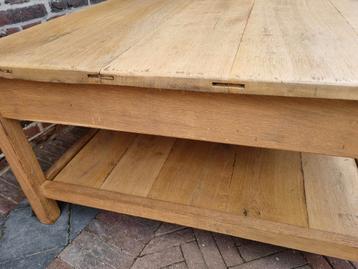 Vol eiken salontafel  beschikbaar voor biedingen