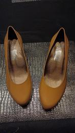 1 paar lacquer schoenen bruin maat 37, Hoge laarzen, Bruin, Ophalen of Verzenden, Zo goed als nieuw