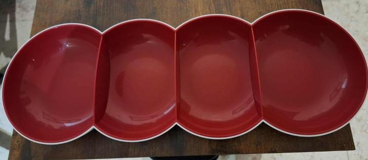 Tupperware Allegra serveerschaal in perfecte staat, Huis en Inrichting, Keuken | Tupperware, Zo goed als nieuw, Bak of Kom, Rood