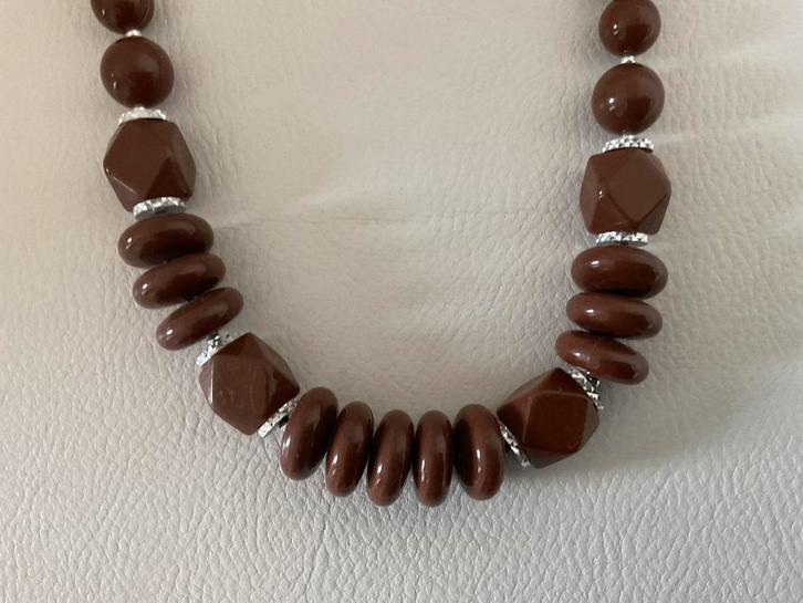 Collier vintage avec détails en métal, Bijoux, Sacs & Beauté, Colliers, Comme neuf, Envoi