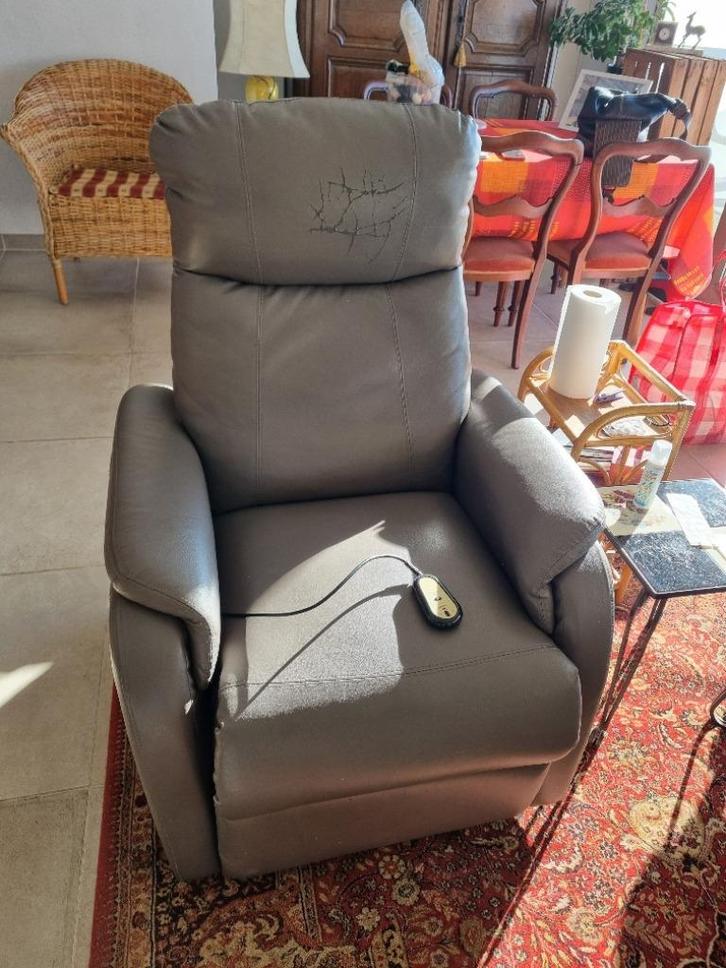 Fauteuil relax électrique, Maison & Meubles, Fauteuils, Utilisé, Cuir, Enlèvement