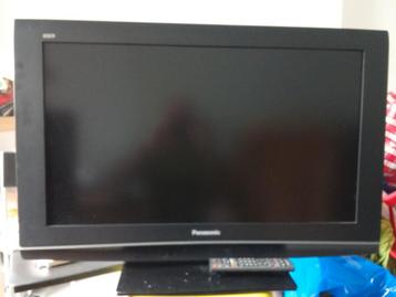 TÉLÉVISEUR LCD en parfait état télécommande fonctionne  beschikbaar voor biedingen