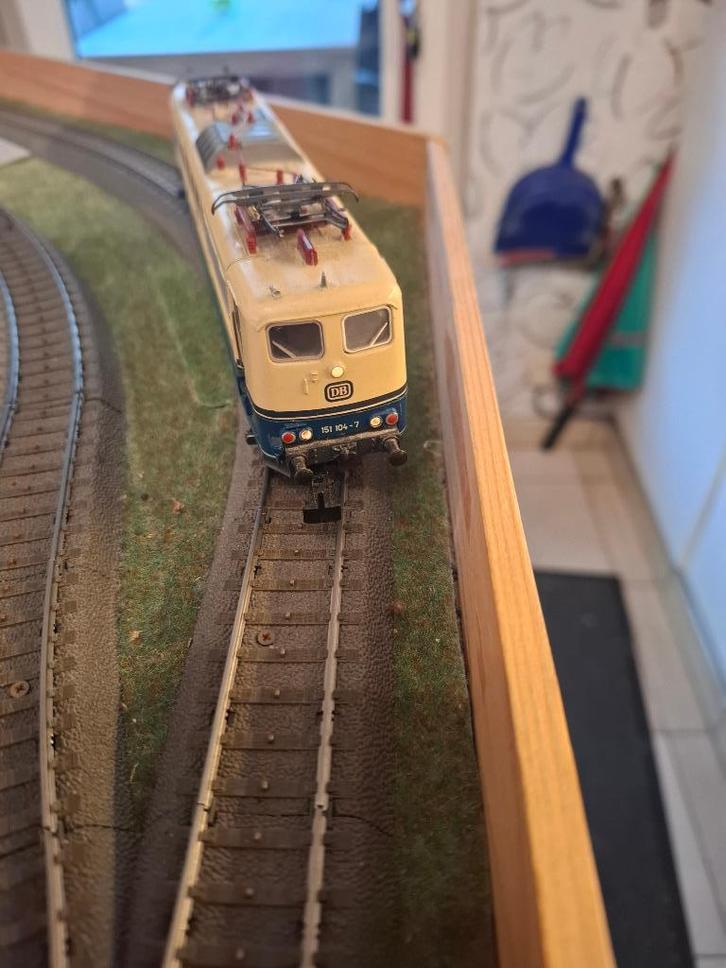 Marklin Loc 3058 Digitaal met wagon, Hobby en Vrije tijd, Modeltreinen | H0, Gebruikt, Treinset, Wisselstroom, Märklin, NS, Ophalen of Verzenden