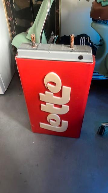 Reclamebord beschikbaar voor biedingen