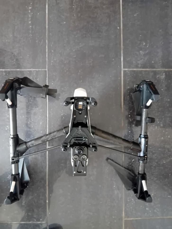 DJI Inspire 1  V2 Als nieuw (DONOR ) met masterkopter props, Hobby en Vrije tijd, Modelbouw | Radiografisch | Helikopters en Quadcopters