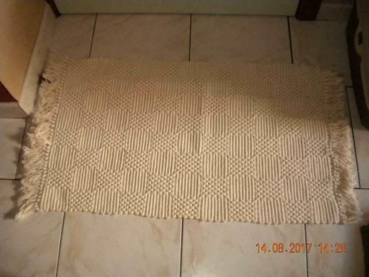 Mat / klein tapijtje (wit- ecru achtig) 1x, Antiquités & Art, Tapis & Textile, Enlèvement