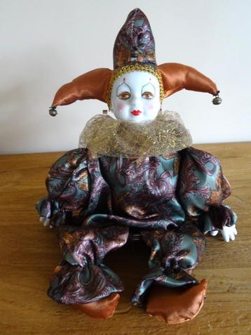 Bel Arlequin, tête et mains en porcelaine