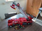 Grote brandweerwagen Paw Patrol met 6 figuurtjes, Ophalen, Zo goed als nieuw