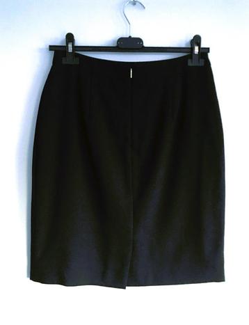 Hugo Boss - klassieke wollen zwarte rok - IT40 (B36) beschikbaar voor biedingen