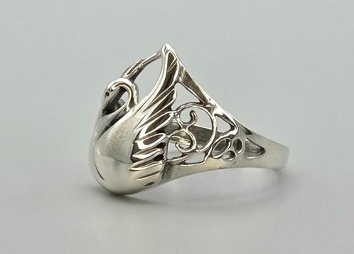 Zilveren Art Nouveau ring met zwaan. 2025/571., Antiek en Kunst, Antiek | Zilver en Goud, Zilver, Verzenden