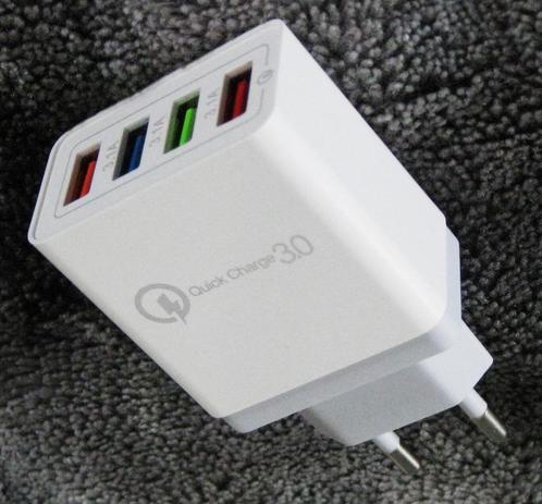 USB Oplader 30W Quick Charge 3.0 USB Charging Adapter 4 Port, Telecommunicatie, Mobiele telefoons | Telefoon-opladers, Zo goed als nieuw