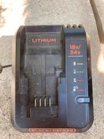2 18/54 volt Black+Decker batterijen plus oplader, Doe-het-zelf en Bouw, Gereedschap | Machine-onderdelen en Toebehoren, Ophalen