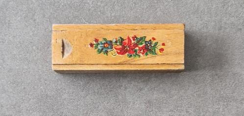 Ancien plumier en bois décoré avec 8 plumes à encre, Antiquités & Art, Curiosités & Brocante, Enlèvement ou Envoi