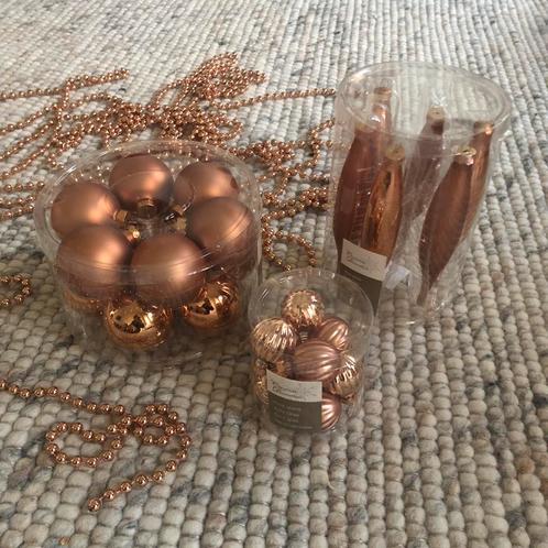 Set koperen glazen ballen en 2 parelsnoeren van 10m, Diversen, Kerst, Zo goed als nieuw, Ophalen