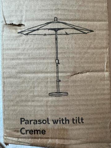 Stijlvolle Parasol Crème kleur + Stabiele Voet ! nieuw  beschikbaar voor biedingen