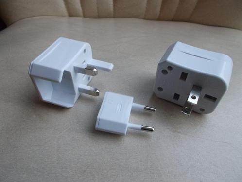 Lot reisstekker - wereldstekker in verpakking nieuwstaat !!, Elektronische apparatuur, Onderdelen en Toebehoren, Nieuw, Ophalen of Verzenden