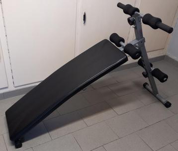 Fitnessbank in zeer goede staat beschikbaar voor biedingen