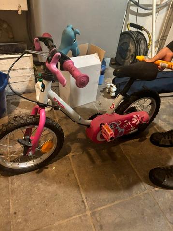 Vélo enfant disponible aux enchères