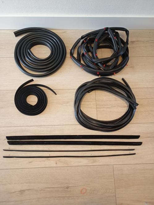 suzuki sj410 sj413 samurai rubberset, Auto-onderdelen, Klein materiaal, Suzuki, Nieuw, Ophalen of Verzenden