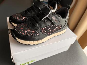 2 paar schoenen Geox en Bluebox, maat 29 Nieuw! beschikbaar voor biedingen