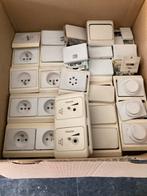 30 tal stopcontacten en druk schakelaar, Doe-het-zelf en Bouw, Elektriciteit en Kabels, Ophalen, Gebruikt