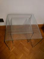 Glazen Bijzettafeltjes, Enlèvement, Verre