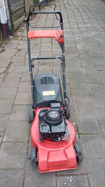 benzine grasmaaier Zelftrekker. en een kooimaaier, Enlèvement, Utilisé