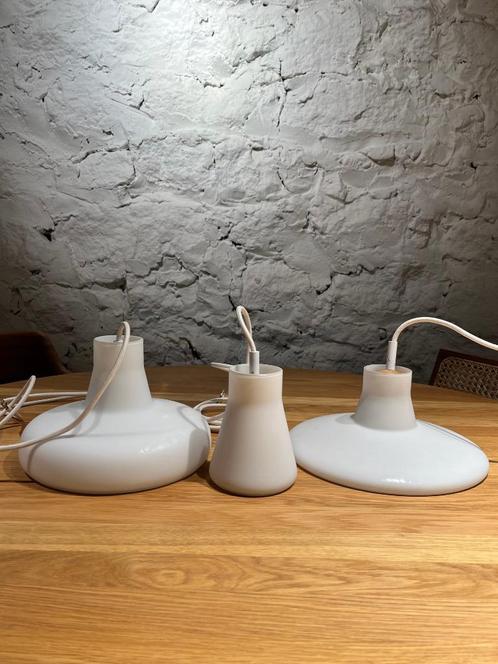 Set hangers van wit glas en hout „Shadows” BROKIS, Huis en Inrichting, Lampen | Plafondlampen, Gebruikt, Glas, Hout, Ophalen