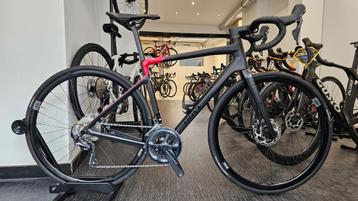 racefiets Rose reveal four disc (2023) carbon beschikbaar voor biedingen
