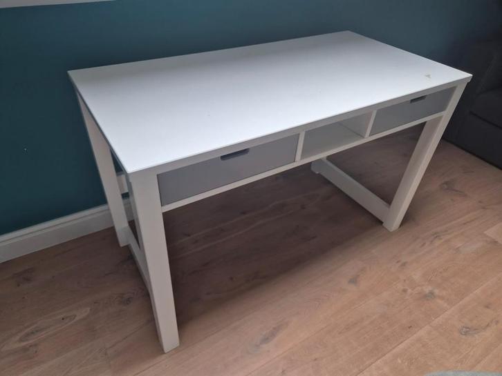 Witte bureau met 2 lades, Huis en Inrichting, Bureaus, Gebruikt, Bureau, Ophalen