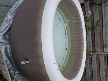 Jaccuzi intex beschikbaar voor biedingen