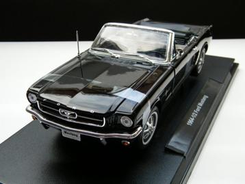 Nieuw Modelauto Ford Mustang Cabrio 1964 /65 – Welly 1:18