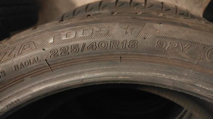 225/40r18 Bridgestone 40€ chacun avec montage et équilibrage, Autos : Divers, Pièces de sport automobile, Enlèvement