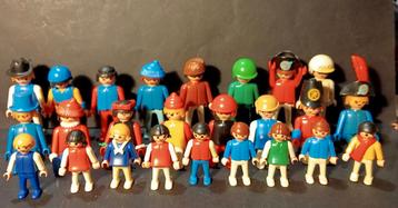 100 + Playmobil Poppetjes en Toebehoren 