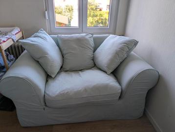 Love seat zetel beschikbaar voor biedingen