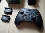 Xbox series X controller+ duall charging dock& batterys, Consoles de jeu & Jeux vidéo, Consoles de jeu | Xbox | Accessoires, Comme neuf