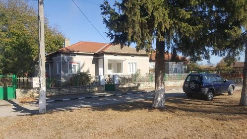 Bulgarije - Familie woning in groot dorp 7 km van zee, Immo, Buitenland, Dorp