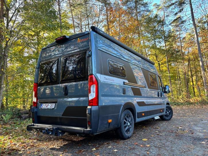 ADRIA TWIN 640SLB Suprême 2023 / 35.500 kms / TVA récup., Caravans en Kamperen, Mobilhomes, Particulier, tot en met 3, Buscamper of Camperbus