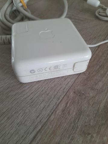 Apple portable power adaptor beschikbaar voor biedingen