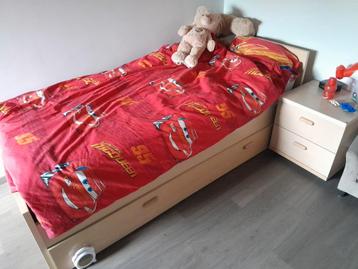 Kinderslaapkamer compleet in lichte houten kleur beschikbaar voor biedingen