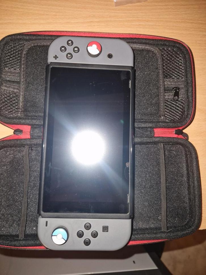 Nintendo Switch 1 + toebehoren, Games en Spelcomputers, Spelcomputers | Nintendo Switch, Ophalen