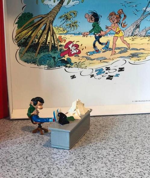 Gaston Lagaffe zit aan zijn bureau, Verzamelen, Stripfiguren, Nieuw, Beeldje of Figuurtje, Guust of Robbedoes, Ophalen of Verzenden