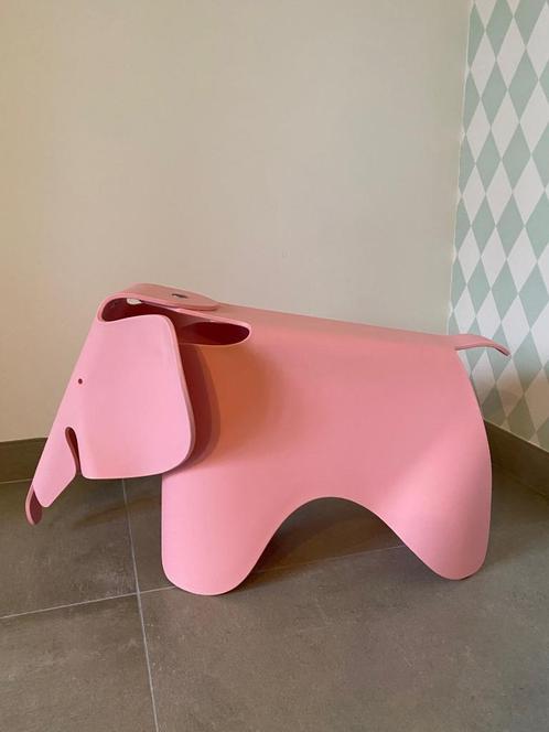 Vitra - Charles & Ray Eames - Stoel - Elephant Large - roze, Antiek en Kunst, Antiek | Meubels | Stoelen en Sofa's, Ophalen