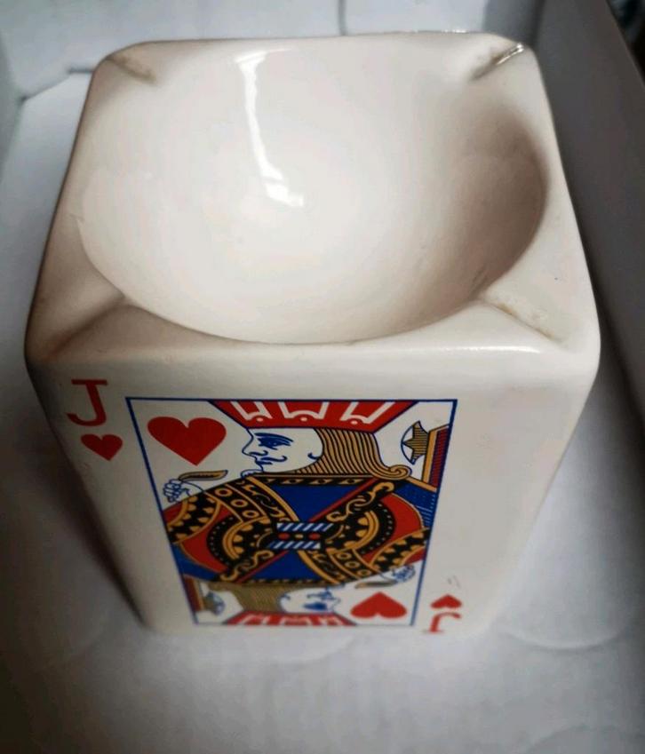 Jeu de cartes Cendrier en poterie des années 80, Collections, Articles de fumeurs, Briquets & Boîtes d'allumettes, Comme neuf