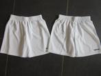 2 witte voetbalbroekjes, Ophalen of Verzenden, Gebruikt, Jongen, Sport- of Zwemkleding