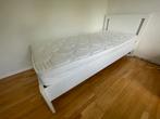 Lit 90x200 IKEA + Matelas /Sommier PLUM’ART. Très bon état., 90 cm, Une personne, Enlèvement, Utilisé
