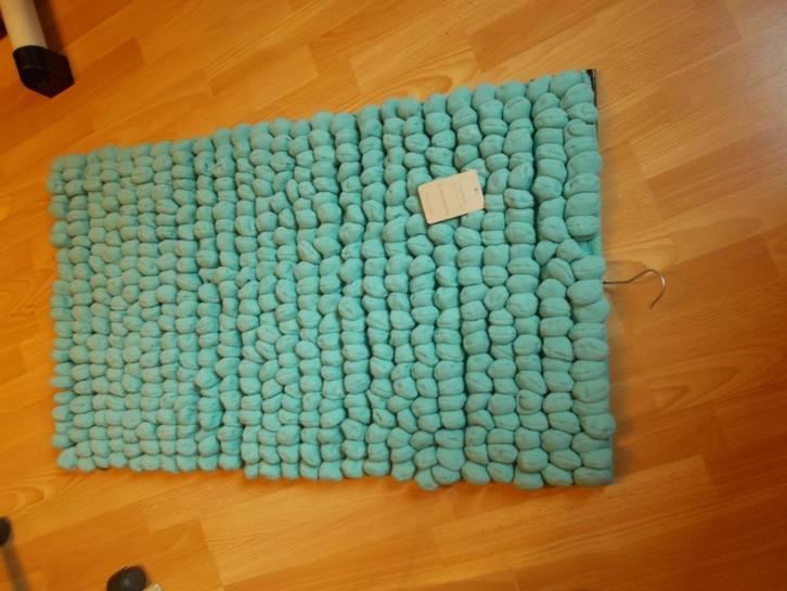 Tapis de bain BODHI de marque AQUANOVA., Huis en Inrichting, Badkamer | Badtextiel en Accessoires, Nieuw, Badmat, Overige kleuren