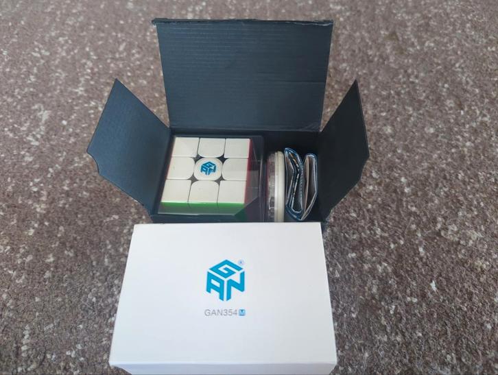 GAN 354 M Rubik's Cube (Magnetisch) – Nieuw in verpakking, Diversen, Overige Diversen, Nieuw, Ophalen