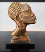 Afrikaanse vrouw op marmeren voet, Antiek en Kunst, Ophalen of Verzenden