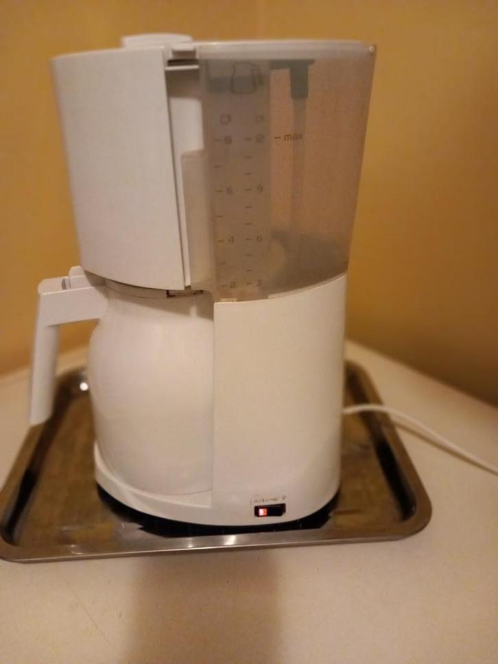2 Melitta koffiezetapparaten (Enjoy Therm wit en Easy Therm, Elektronische apparatuur, Waterkokers, Zo goed als nieuw, 1 tot 2 liter